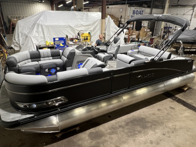 2026 Tahoe Cascade 2385 Swingback (VRB) Tritoon & Honda 4-Stroke EFI