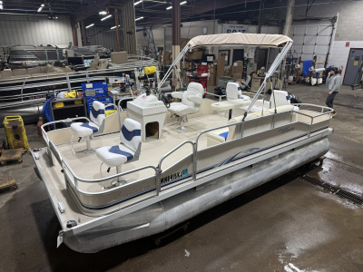 2008 Weeres Family Fish Deluxe 220 Pontoon
