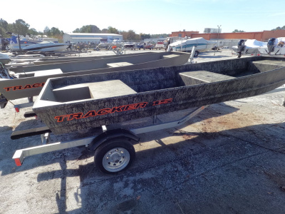 2026 Tracker T1542LW 26