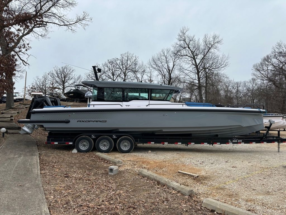 2025 Axopar 37 XC Cross Cabin - For Sale at Osage Beach, MO 65065 - ID 598907