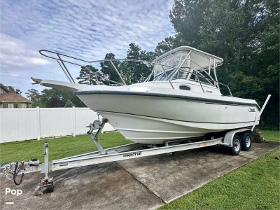 2001 Boston Whaler 23 Conquest