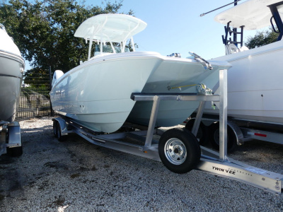 2026 Twin Vee 240 Center Console GFX