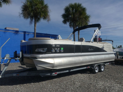 2017 Avalon Catalina Platinum Quad Lounge 25'