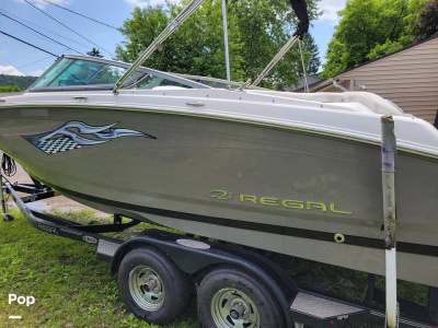 2016 Regal 22 fasdeck