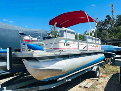 2009 Sun Tracker 200 Party Barge Classic