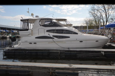 2007 Cruisers 415 Express Motoryacht