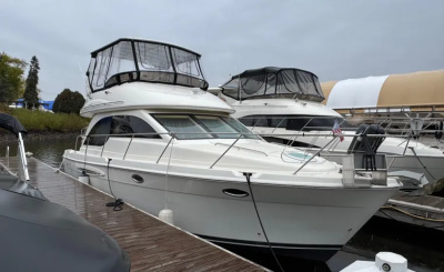 2004 Meridian 381 Sedan