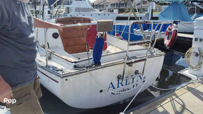 1984 Island Packet 26 MKII