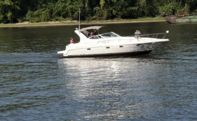 2004 Cruisers 3372 Express