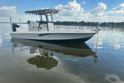 2025 Ranger 2360 Bay