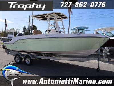 2026 Trophy T22CC Center Console