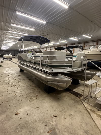 2000 Sun Tracker FISHING BARGE 21