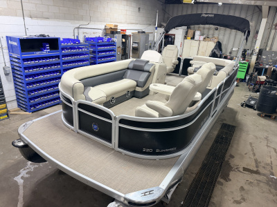 2018 Premier 220 SunSpree