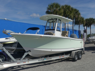 2018 Sea Hunt Ultra 235 SE