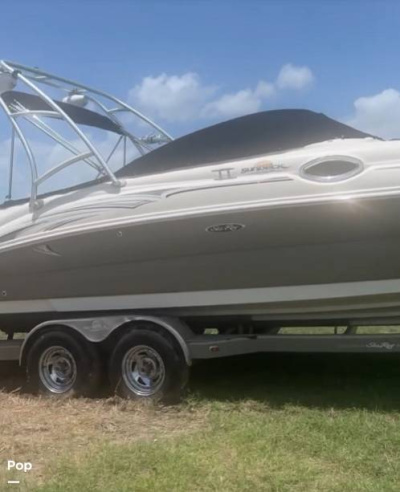 2006 Sea Ray 240 Sundeck
