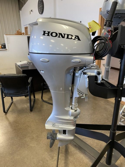 2025 Honda 15HP 4-Stroke Tiller Outboard