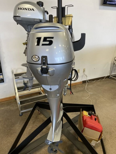 2025 Honda 15HP XL: Tiller Tilt + Electric Start