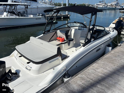 2025 Sea Ray SPX 210