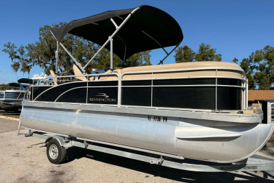 2015 Bennington 20 SF