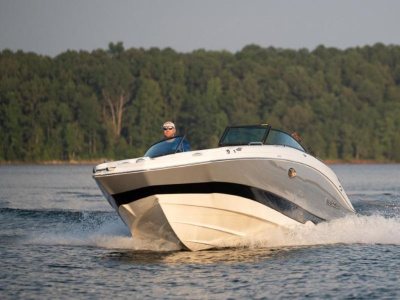 2021 Nautic Star 243 DC