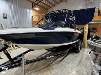 2001 Malibu 23 LSV Wakesetter