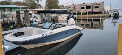 2021 Sea Ray SPX 210