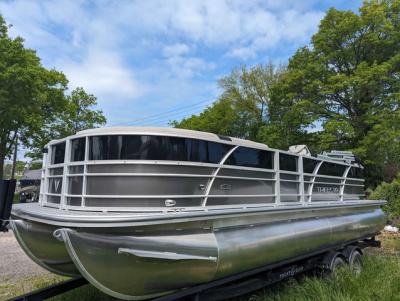 2025 Trifecta 24' RF LE Series W/ 150 HP Suzuki Outboard