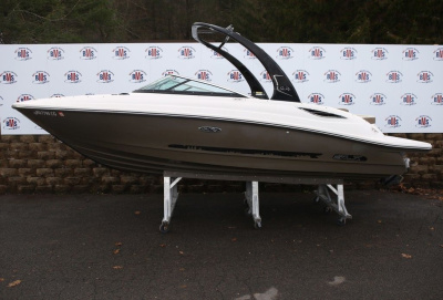 2013 Sea Ray 230 SLX