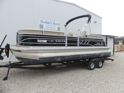 2022 Sun Tracker Party Barge® 22 DLX