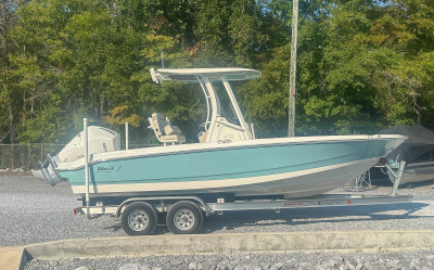 2026 Boston Whaler 220 Dauntless