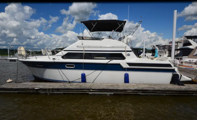 1989 Carver 3867 Santego