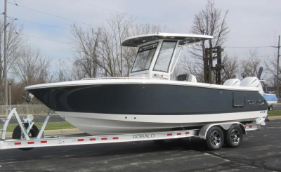 2024 Robalo R250 Center Console