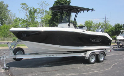 2025 Robalo R202 Explorer
