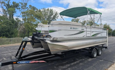 2021 Qwest LS 822 DS Bar