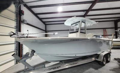 2018 Sea Hunt Ultra 255 SE