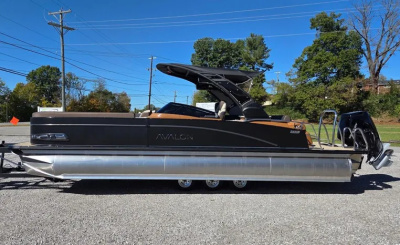 2026 Avalon Platinum Catalina 2785 Elite WIndshield