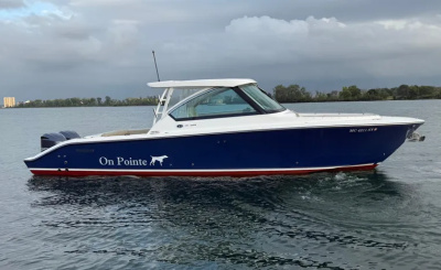 2016 Pursuit DC 325 Dual Console