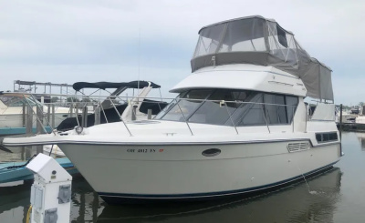 1995 Carver 325 Aft Cabin Motor Yacht