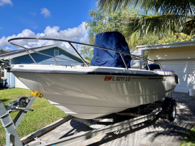 2000 Boston Whaler Outrage 18