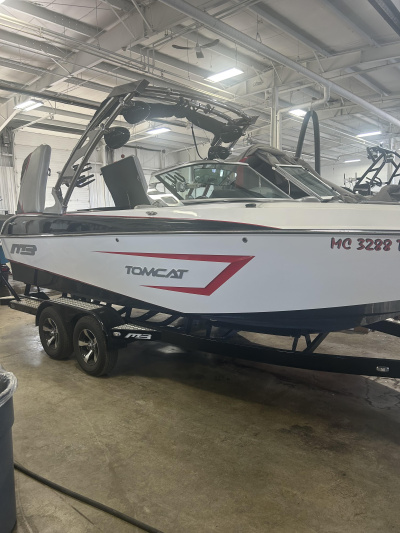 2014 MB Sports Sport Boat F22 Tomcat