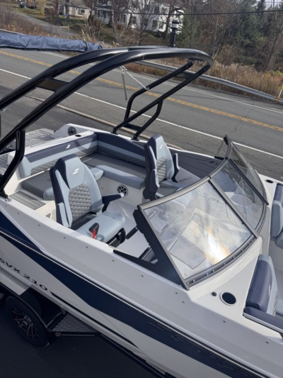 2026 Starcraft SVX 210 DC OB