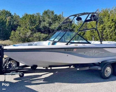 2003 Nautique 210 Signature