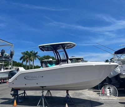 2021 Robalo R222