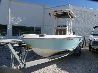 2018 Wellcraft 221 Bay