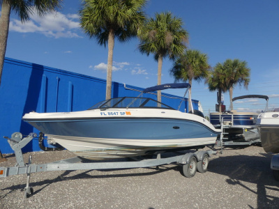 2020 Sea Ray SPX 210