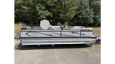 2023 Angler Qwest 8524 FAMILY FISH PRO