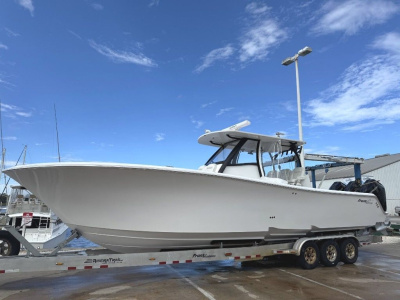 2024 Front Runner 36 Center Console