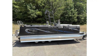 2023 Angler Qwest 8522 Pro Troll