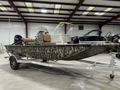 2026 Avid Boats 18 Rogue CC