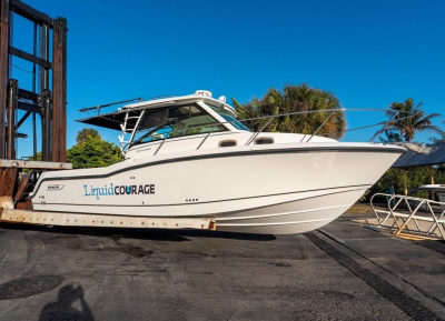 2014 Boston Whaler 315 Conquest